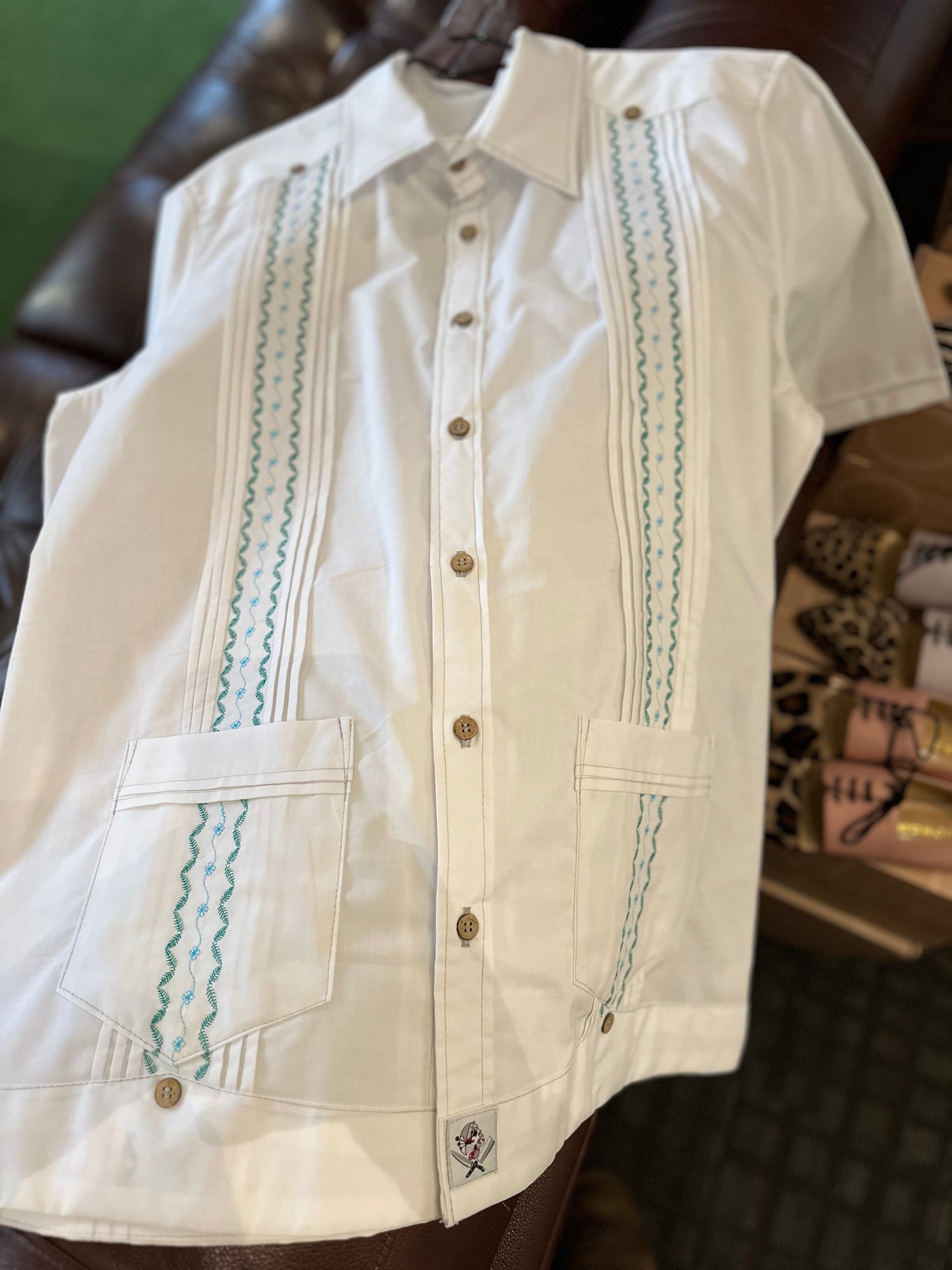 “El Jefes #1 sicario” guayabera