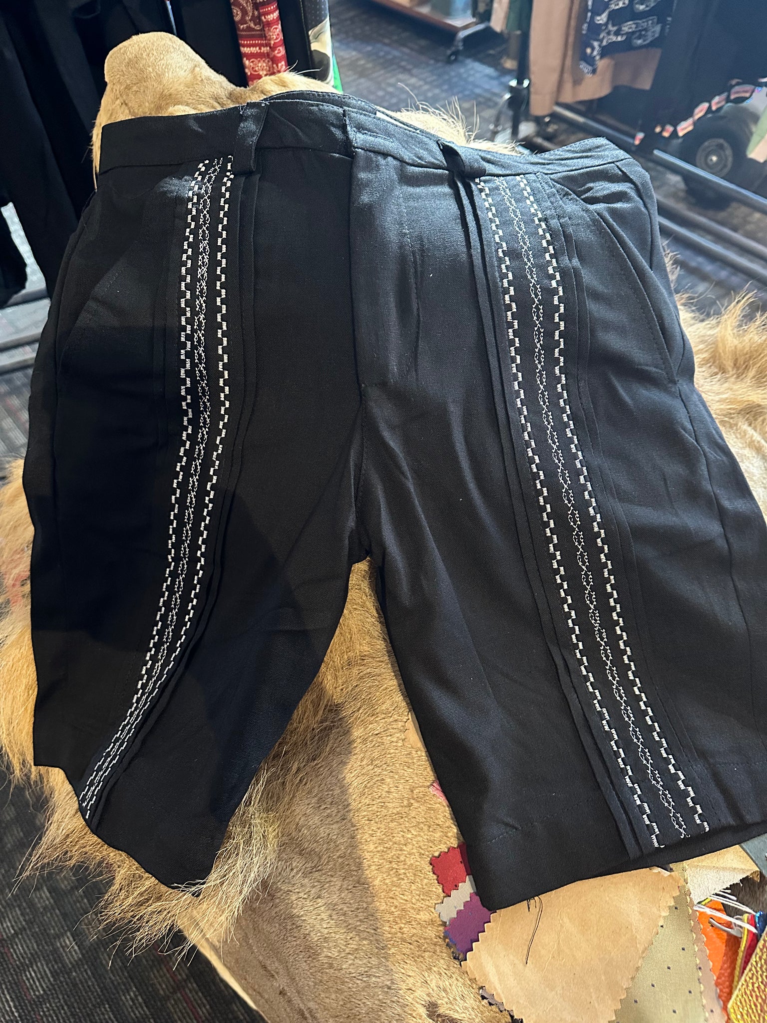 Guayabera linen shorts