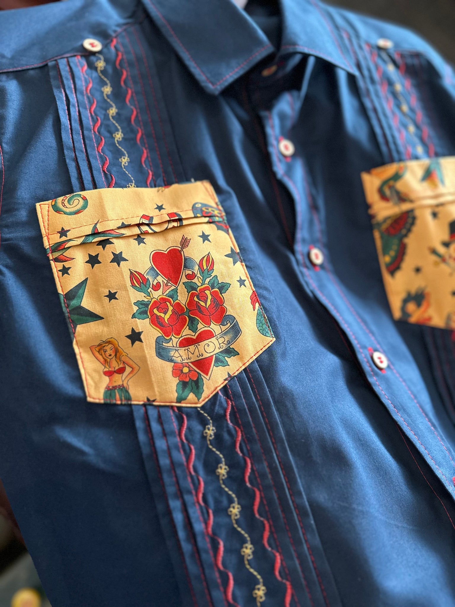Old school tattoo guayabera