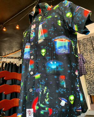UFO alien guayabera