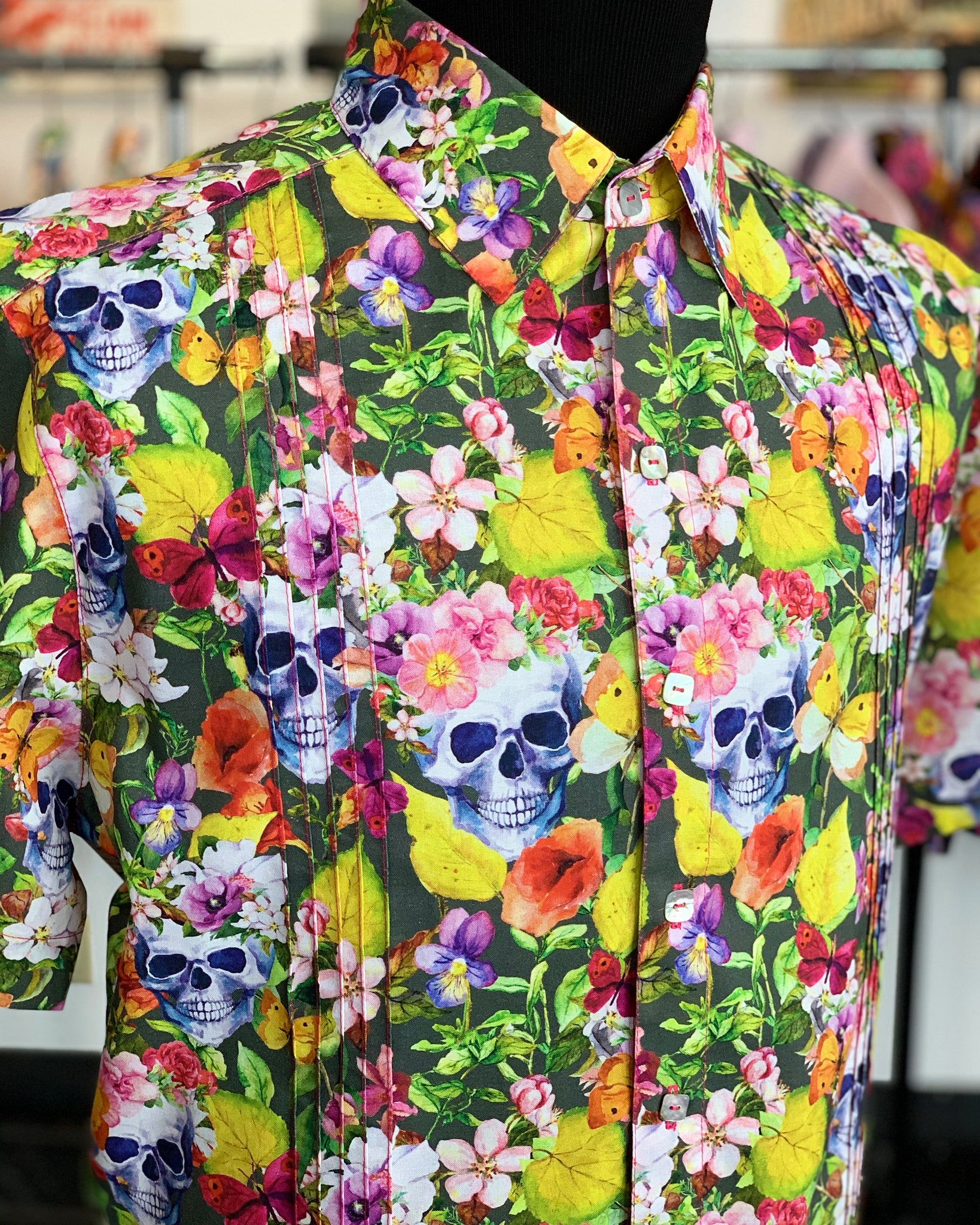 Leaves are turning  guayabera