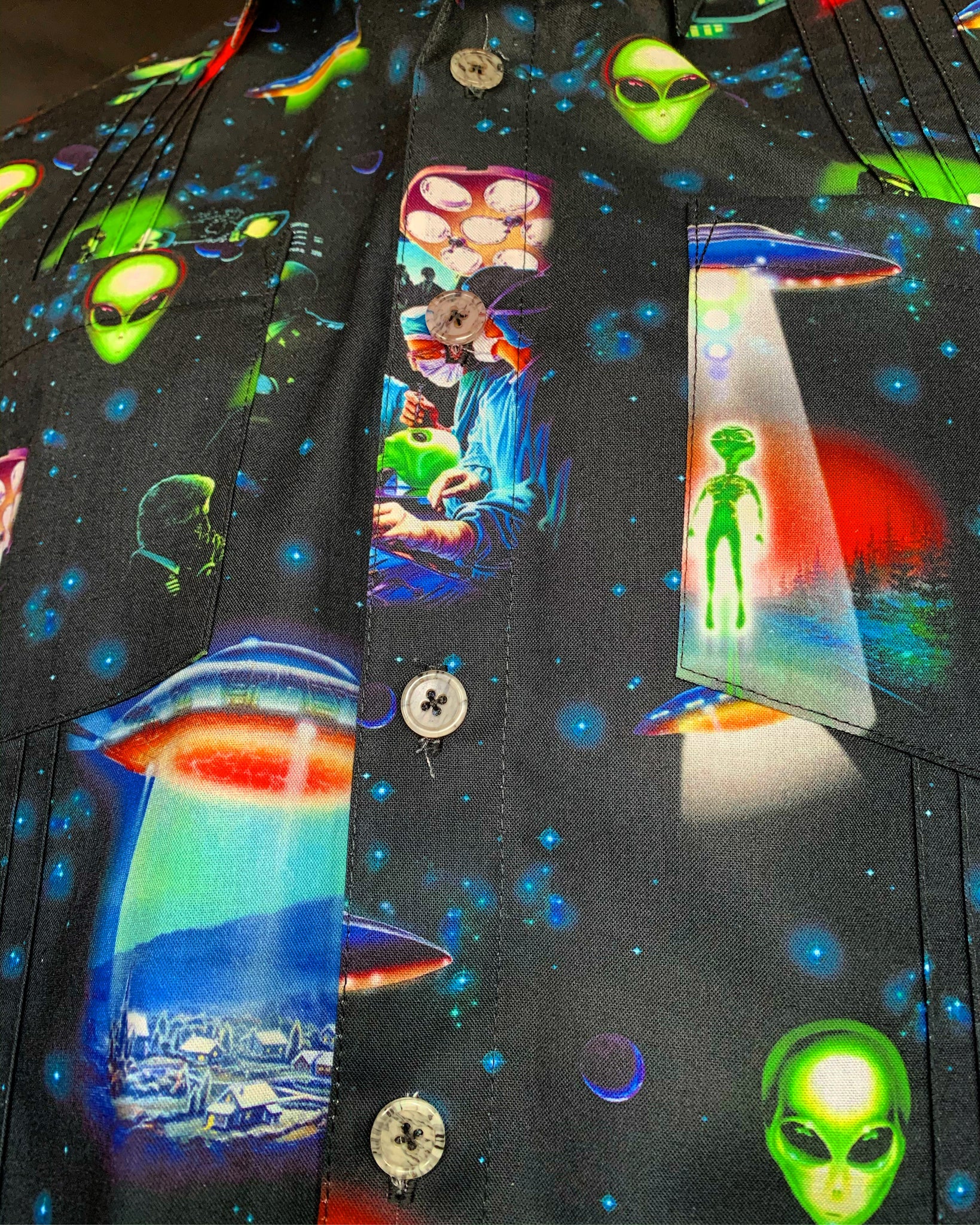 UFO alien guayabera