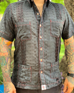 “Flor de rojo “ guayabera