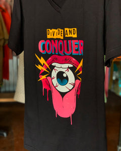 Vneck Divide & Conquer Lips & eyeball